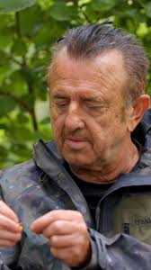 Whilst the 'shot-on-the-hook' rig is the talk of the scene at the moment,  we managed to sit down with the legend that is Frank Warwick to discuss as  it's been a staple of his angling for some ...