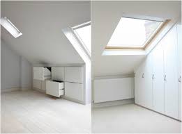 Envie d'aménager un dressing sous pente dans une pièce sous les combles mais l'espace vous pose problème ? Astuces Rangement Grenier Pour Mieux Organiser L Espace Sous Le Toit