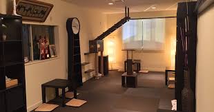 著有《陸．海．空交通工具遊戲書》、《陸．海．空建築工程大集合》等多本知識類圖書。 迪迪耶．巴力席維 didier balicevic 1974年出生於法國，他在完成學業後，花了很多時間到處旅行，也曾在英國待了兩年，目前從事兒童雜誌的插畫工作，經常與法國知名. ç«å«è¶ ç©ºé¸å®¶ ä¸åæ²¢åº ç«ã«ãã§å¤§è¾å¸