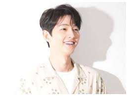 In the text message, he apologized for the divorce, and pointed the blame. Song Joong Ki Tests Negative For Covid 19 Self Quarantines As A Precautionary Measure Times Of India