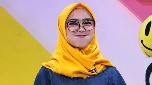 Kejadian tersebut diketahui dialaminya beberapa waktu lalu di sebuah parkiran mal, saat ia hendak menuju ke mobilnya. Sebelum Sensasi Video Pamit Ini 4 Fakta Awal Karier Ria Ricis Showbiz Liputan6 Com