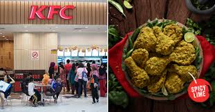 Sesuai dengan namanya 'green chili crunch', ayam yang kami dapat memang berwarna hijau. Kfc Green Chili Crunch Now Available In Stores Nationwide Johor Foodie