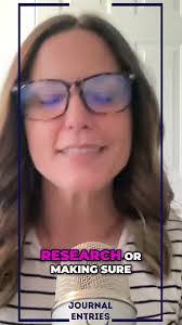 Samantha Hawley's Instagram, Twitter & Facebook