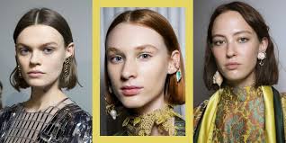 Tout d'abord, vous pouvez partir sur une coupe assez structurée avec des les ondulations. Quelle Coupe Au Carre Pour Quel Visage Marie Claire