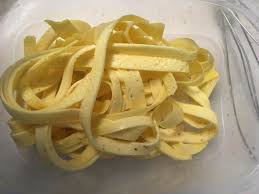 Keto Friendly Noodles For Anyone Missing Noodles Blend 2 Eggs And 1 Oz Of Cream Cheese And Seasoning In Ble Ketone Recipes Ketogenic Recipes Dinner Recipes