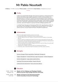 When it comes to writing your project management resume, your goal is to make the recruiter's job as easy as possible. Senior Project Manager Resume Sample Kickresume