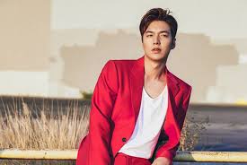 Not only korean fans, but many foreigner fans are also participate too. 8 Things You May Not Know About Korean Actor Lee Min Ho