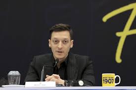 Newsnow brings you the latest news from the world's most trusted sources on mesut ozil, a german footballer who primarily plays in midfield. Fenerbahce S Ozil Sends Eid Prayers To Palestinians Middle East Monitor