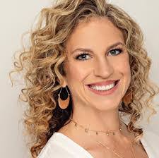 Amanda Losasso's Instagram, Twitter & Facebook