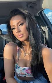 Alyssa Roark's Instagram, Twitter & Facebook