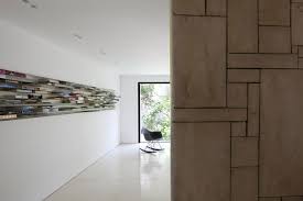 Интерьер современных домов: яркие акценты от Pitsou Kedem Architects
