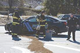 Three Cars And Police Cruiser In Accident At Maple And Charlestown Four Injured News Eagletimes Com