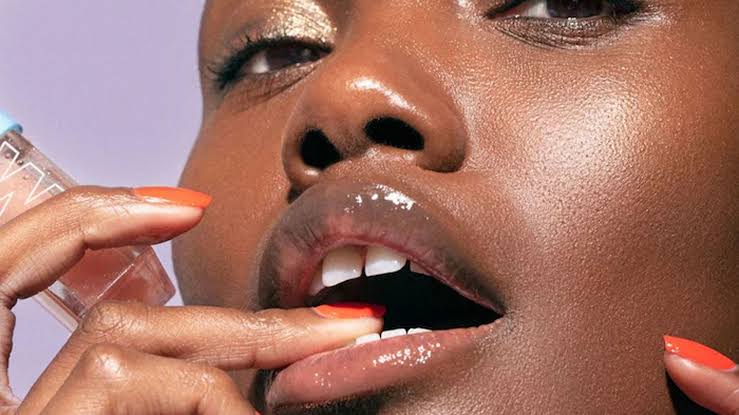 The 16 best non-sticky lip glosses that last all day | CNN Underscored