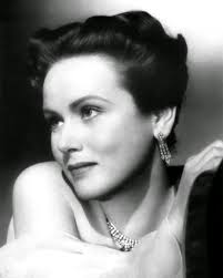 Diva din România care a cucerit inimile bărbaților din toată lumea. S-a  remarcat în ochii străinilor prin frumusețea și sexualitatea sa răpitoare