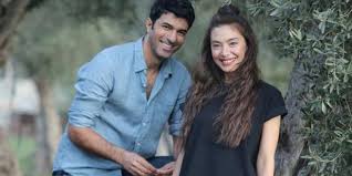 She is tired of wrong. Love Birds Turkish Series Cast