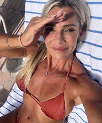 Some reasons WHY you might hire a personal trainer: 💪🏻💪🏻💪🏻 1.  Accountability 2. To lose weight 3. Become stronger 4. Revenge body 5.  Learn new things 6. Drop the baby weight 7.