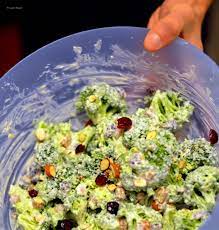 Broccoli cu piept de pui. Cea Mai Buna Si Rapida Salata De Broccoli Crud Rookiefood Ie