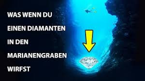Der marianengraben, auch als marianenrinne bezeichnet, ist eine tiefseerinne im westlichen pazifischen ozean, in der mit einer marianengraben. Was Passiert Wenn Du Den Grossten Diamanten In Den Marianengraben Wirfst Youtube