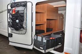 In der garage selbst findet sich eine halterung für das motorrad, um es auch in. Stausysteme Fur Wohnmobil Und Campingbus Ordnung In Staufachern Und Der Heckgarage Campingbus Wohnmobil Camping