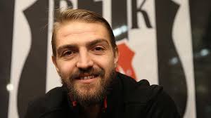 Şükran ovalı'nın eşi caner erkin eski eşi asena atalay'dan 29 ocak 2016 tarihinde boşandı. Caner Erkin Dunya Evine Girdi