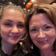 Ashley Halbert (@atchee1) • Instagram photos and videos