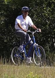 Résultat de recherche d'images pour "obama bicycle helmet"