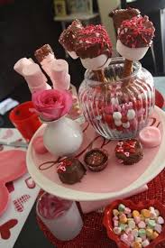 Amazing Romantic Table Centerpiece Decorating Ideas For Valentine S Day Family Holiday Net Guide To Family Holidays On The Internet Valentine Table Decorations Valentine Centerpieces Valentines Party Decor