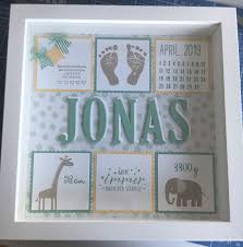 Herzlich Willkommen Kleiner Jonas Bilderrahmen Ikea Ribba Zur Geburt Hergestellt Mit Pr Bilderrahmen Baby Geschenke Zur Geburt Basteln Geschenke Zur Geburt
