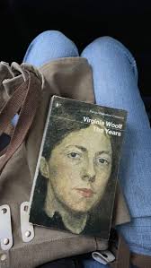 What does this 1961 painting by Amos Sewell say about American life?