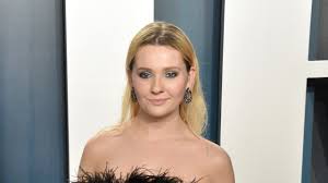 10, 2019 in westwood, california. Abigail Breslin Is Asking For Prayers After Her Dad Is Hospitalized With Covid 19 Entertainment Tonight