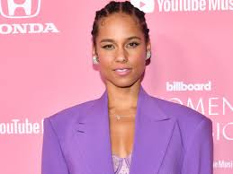 Alicia keys is a grammy award winning legendary singer, pianist, actress, philanthropist, author and more. Alicia Keys Is Being Criticized For Partnering With A Beauty Brand
