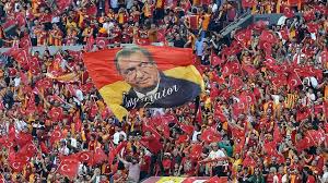 أحداث شغب بعد مباراة غلطه سراي و فناربخشه 13 مايو 2012. Ø£Ø±Ø¯ÙˆØºØ§Ù† ÙŠÙ‡Ù†Ø¦ ØºÙ„Ø·Ø© Ø³Ø±Ø§ÙŠ Ø¨Ù„Ù‚Ø¨ Ø§Ù„Ø¯ÙˆØ±ÙŠ Ø§Ù„ØªØ±ÙƒÙŠ Ù„ÙƒØ±Ø© Ø§Ù„Ù‚Ø¯Ù…