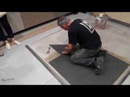 Pavimenti in gres porcellanato e pietra. Come Posare Il Gres Porcellanato 3 Mm La Guida All Applicazione Passo Per Passo Youtube