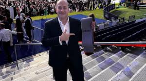 Enrique Alfaro, exgobernador de Jalisco, se suma al cuerpo técnico del Valladolid