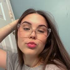 Hailey Clements's Instagram, Twitter & Facebook