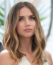 Sizzling Medium Layered Hairstyles To Steal From Celebrities Trendy Hairstyles Hair Styles Medium Length Hair Styles Medium Hair Styles