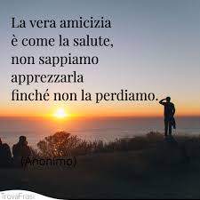 L'amicizia vera non ha bisogno di troppe smancerie, ma non ha neanche paura di manifestare il proprio affetto con abbracci, baci e piccoli gesti di affetto. Le Migliori Frasi Sull Amicizia A Distanza Trovafrasi