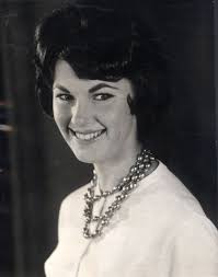 Wendy Mayes's Instagram, Twitter & Facebook