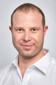 Optus head marketer joins Mumbrella IAA Breakfast Forum panel to tear open  marketing's personality disorder