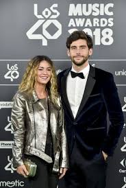 Pop singer who released her first album seis peniques in february 2017. Trennung Von Sofia Ellar Alvaro Soler Ist Erneut Single Bigfm