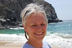 The Right Sisters: Woman Inventors Tell Their Stories: Rhodes, Julia,  Harrelson, Patricia: 9781432739928: Amazon.com: Books