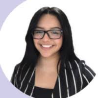 Helga Luna's Instagram, Twitter & Facebook