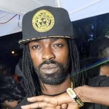 Listen to MAD MOVE by Starzplus in Ryme minista playlist online for free