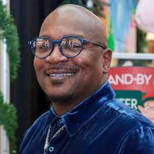 My wife 😍 Cheryl & I would like to give a huge HAPPY BIRTHDAY 🎂🎉shot out  to my big sister Monique Alexander Jackson. She's the best big sister I  could have ever