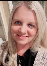 Martha Lowery's Instagram, Twitter & Facebook