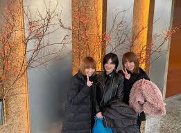 Nanase aikawa (相川 七瀬, aikawa nanase, born february 16, 1975) is a japanese rock and pop singer. Max Mina ç›¸å·ä¸ƒç€¬ã‚‰90å¹´ä»£åŒæœŸã® ãƒžãƒžä¼šshot ã«åéŸ¿ ç¾Žäººãƒžãƒžä¸‰äºº ç´ æ•µãªé›†ã¾ã‚Š E Talentbank Co Ltd