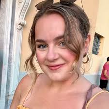 Amanda Heller (@amabheller)