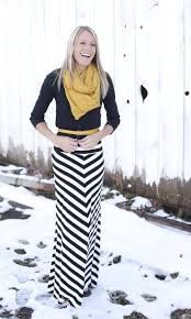 Black And White Striped Skirt Outfit Ideas Love Love Love I Have A Black White Striped Skirt I Could Do This With What A Great Travel Outfit With Images Fashion Style Chevron Maxi Skirts