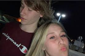 Lessie Dickson's Instagram, Twitter & Facebook