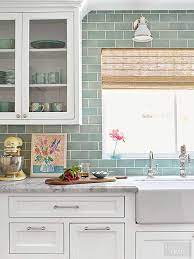 An 80s Kitchen Makeover That S Anything But Cookie Cutter Farmhouse Kitchen Backsplash Modern Farmhouse Kitchens Gorgeous White Kitchen